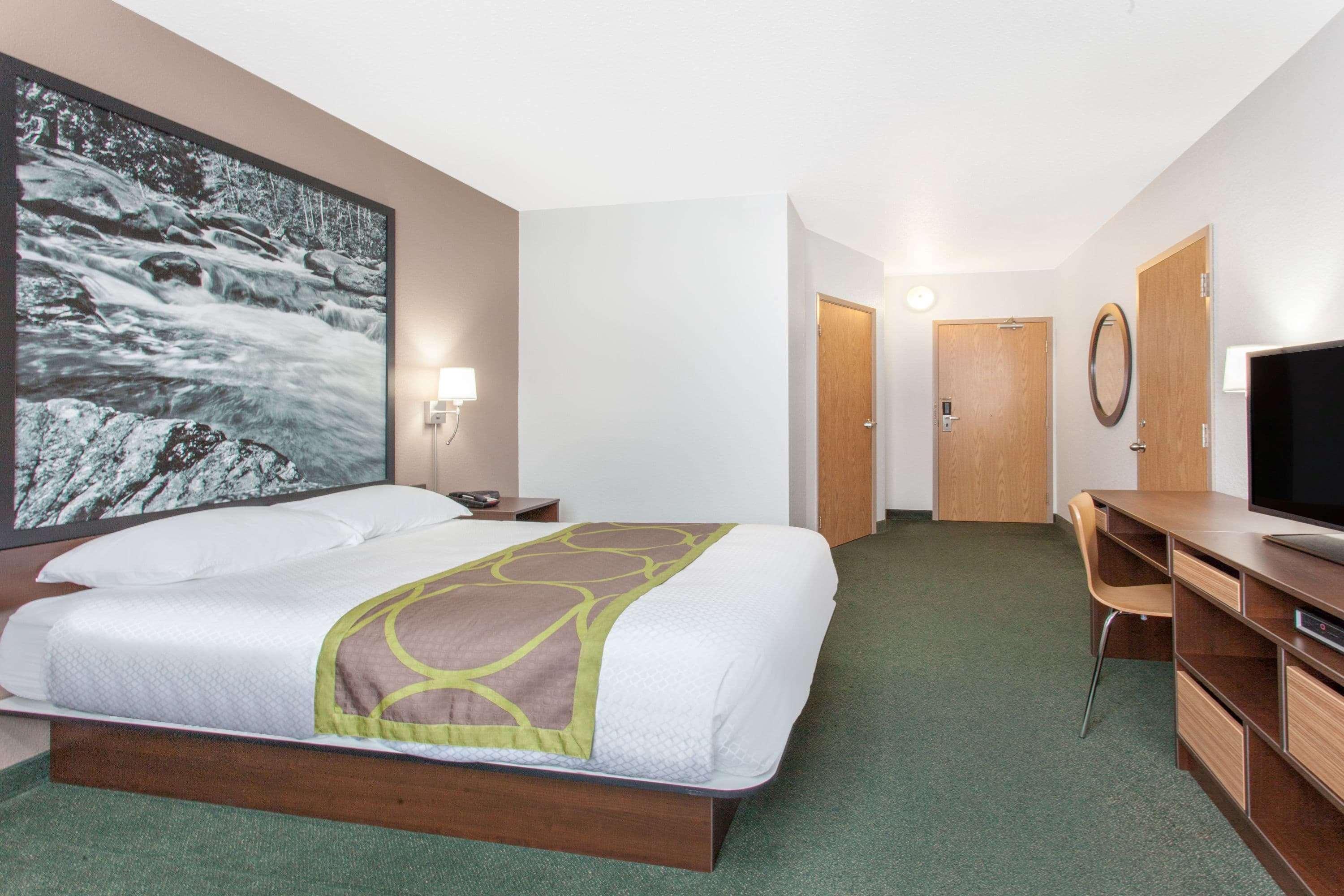 Super 8 By Wyndham Kenora Hotell Exteriör bild