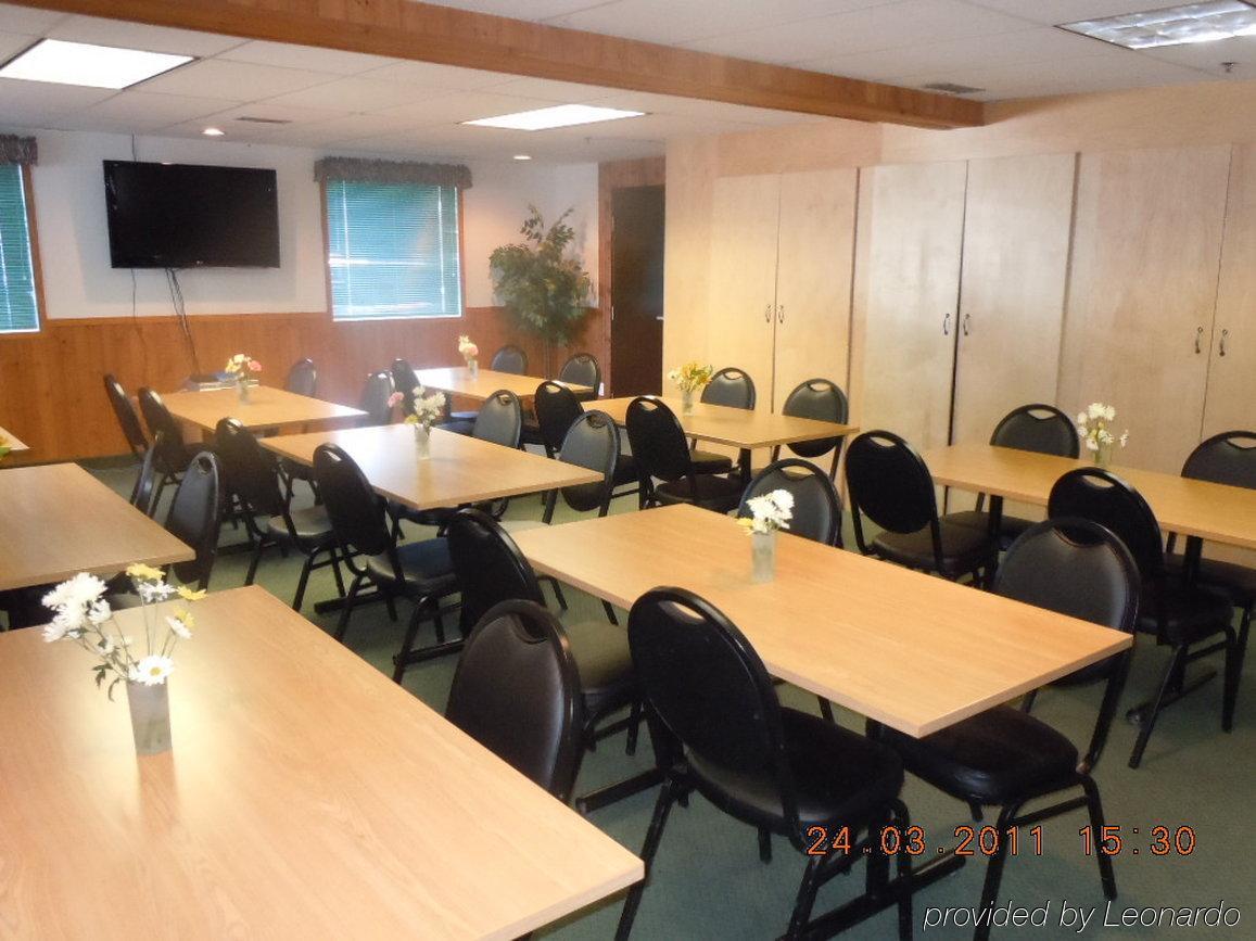 Super 8 By Wyndham Kenora Hotell Business bild