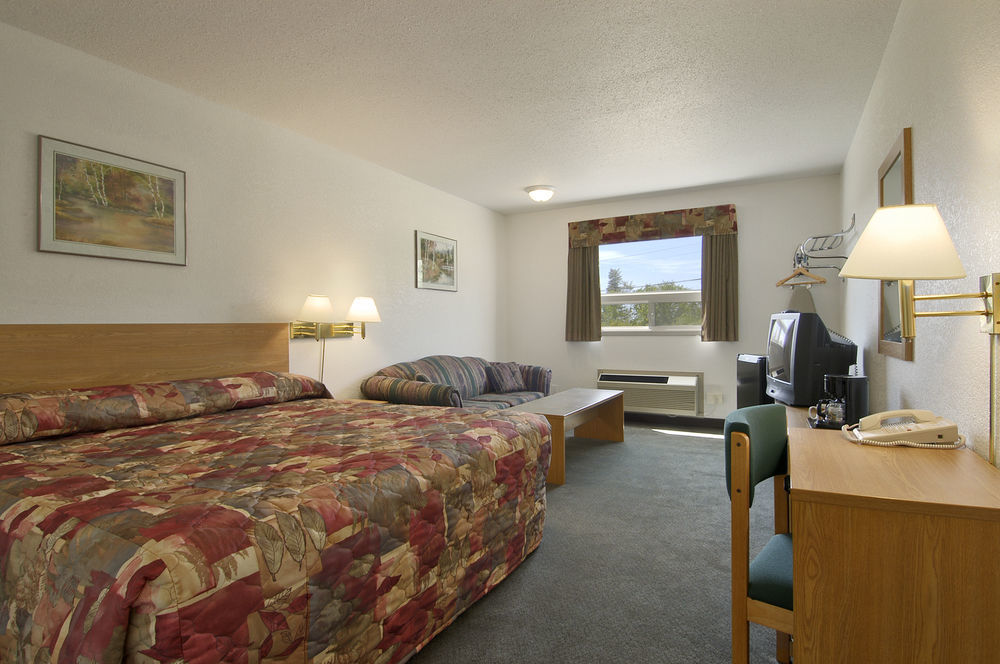 Super 8 By Wyndham Kenora Hotell Exteriör bild