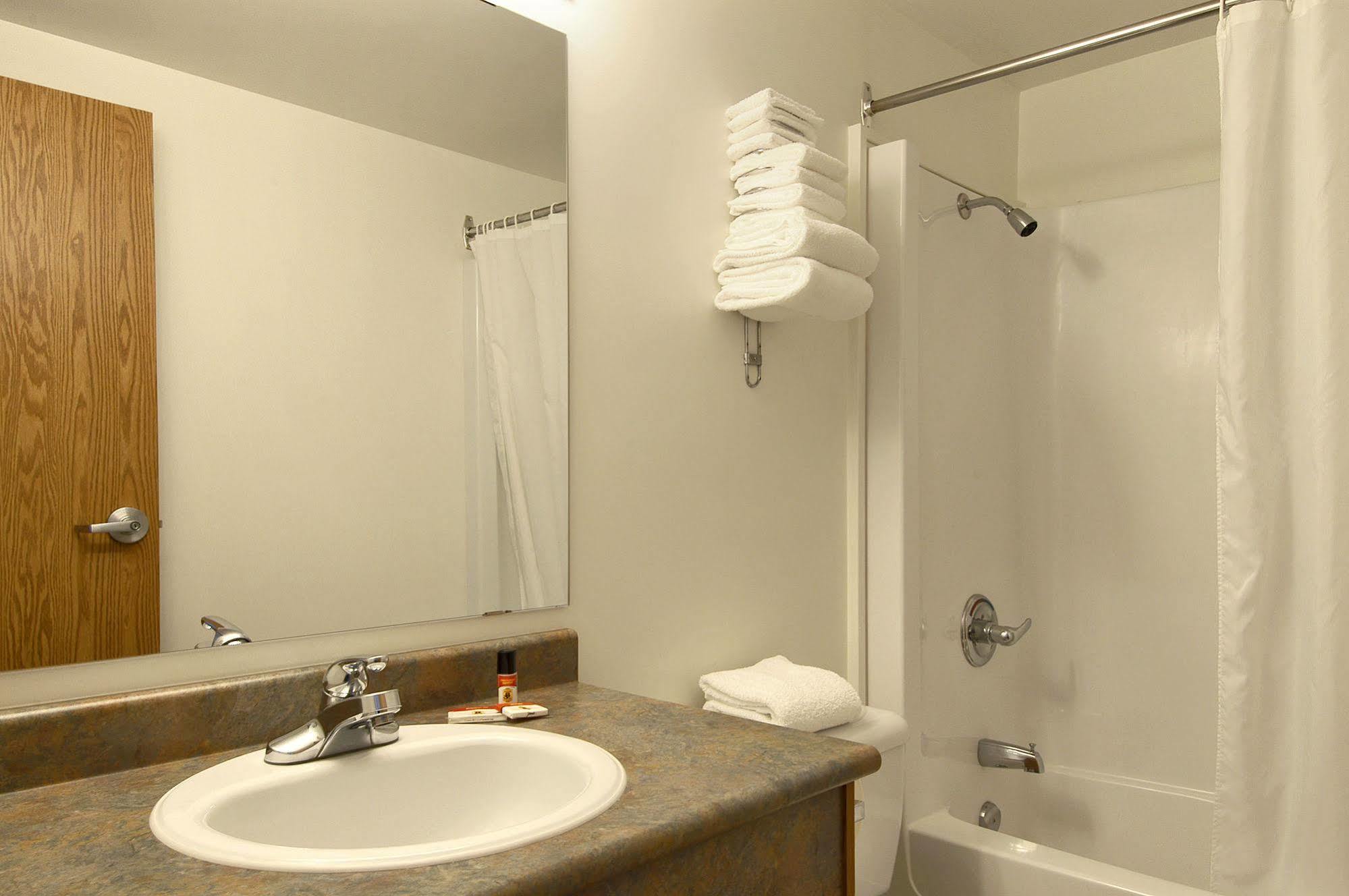 Super 8 By Wyndham Kenora Hotell Rum bild